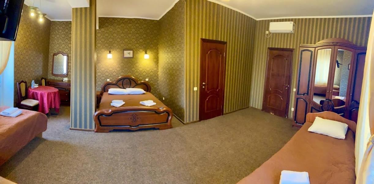 Golden Lion Hotel Boriszpil Kültér fotó